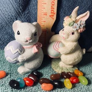 Pair of Easter Bunnies